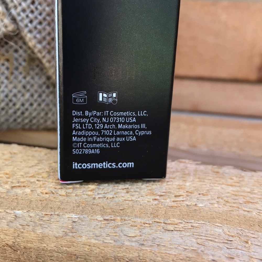 It cosmetics Hello Lashes - Picture 3 of 3